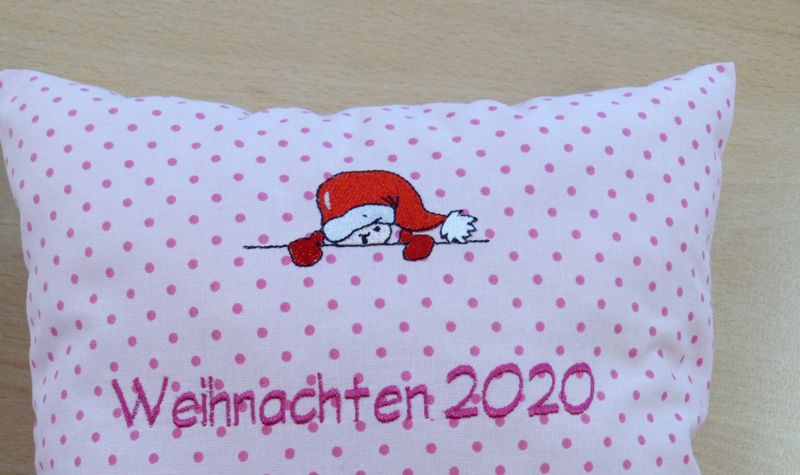 Monogramm-Stickerei von Wohnromantik Schindler - Gardinen, Maßschneiderei und Kostümverleih vom Meisterbetrieb Petra Schindler in Oschatz und Dahlen