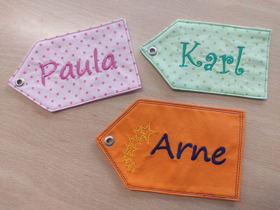 Monogramm-Stickerei von Wohnromantik Schindler - Gardinen, Maßschneiderei und Kostümverleih vom Meisterbetrieb Petra Schindler in Oschatz und Dahlen