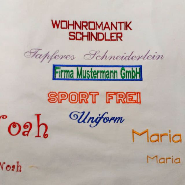 Monogramm-Stickerei von Wohnromantik Schindler - Gardinen, Maßschneiderei und Kostümverleih vom Meisterbetrieb Petra Schindler in Oschatz und Dahlen